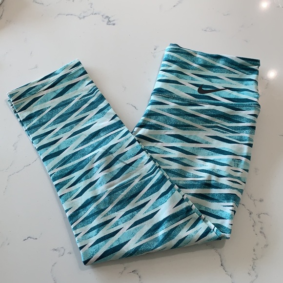 Nike Legendary Cropped Leggings Blue Print SzXS - Picture 2 of 11